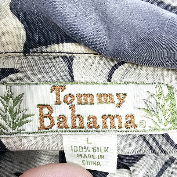 TOMMY BAHAMA 100% Silk Hibiscus Island Hawaiian Tropical Camp Shirt Size Large - Picture 7 of 10